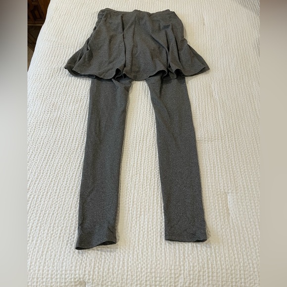 NWT Junie women’s grey skirt with built in leggings size small - Picture 2 of 3